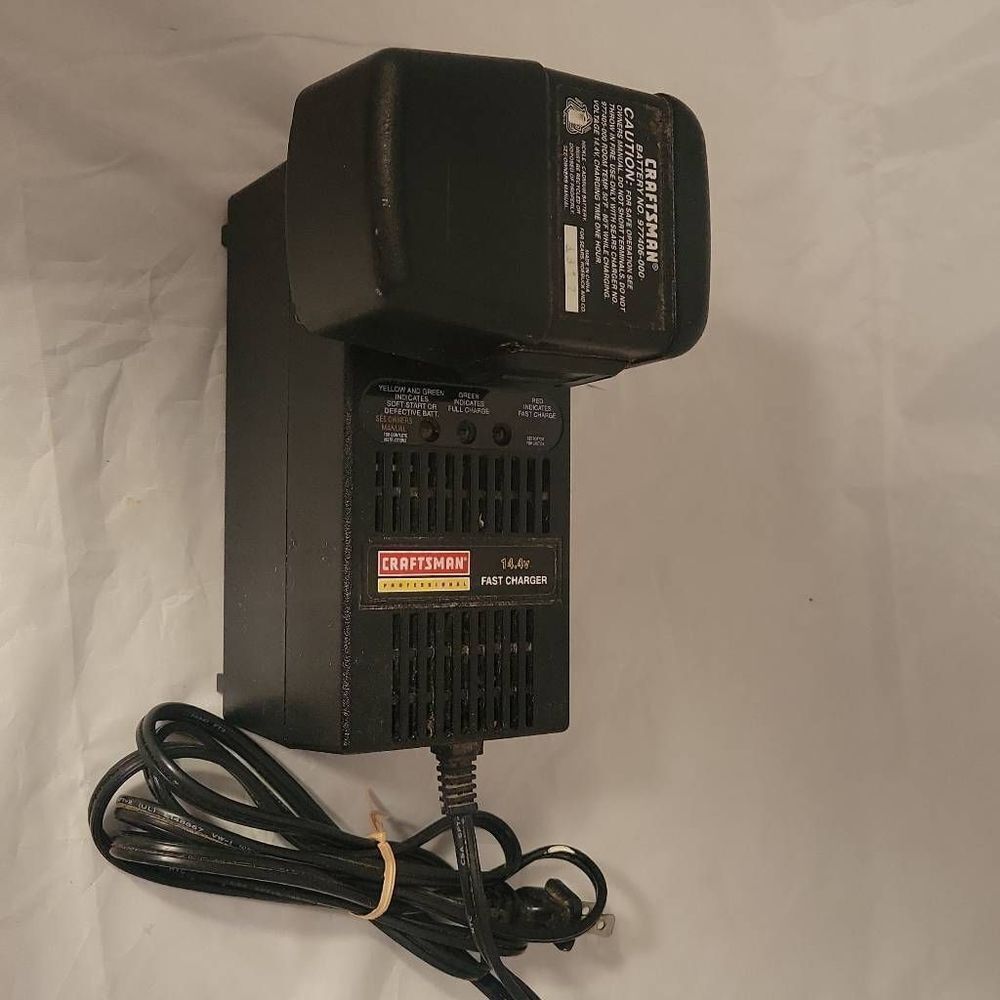 Craftsman Professional Battery Fast Charger 14.4v 977405-000 & untested battery‎